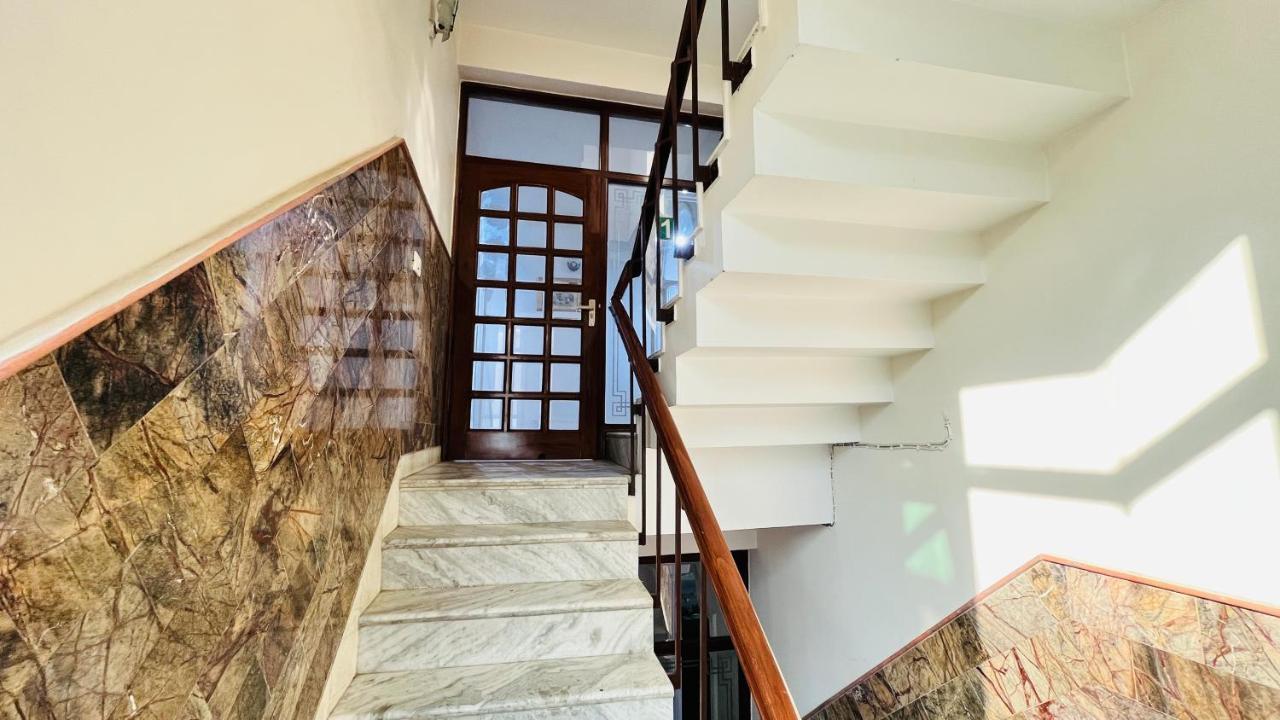 Hotel Starline Sector 28 Gurgaon Exterior foto